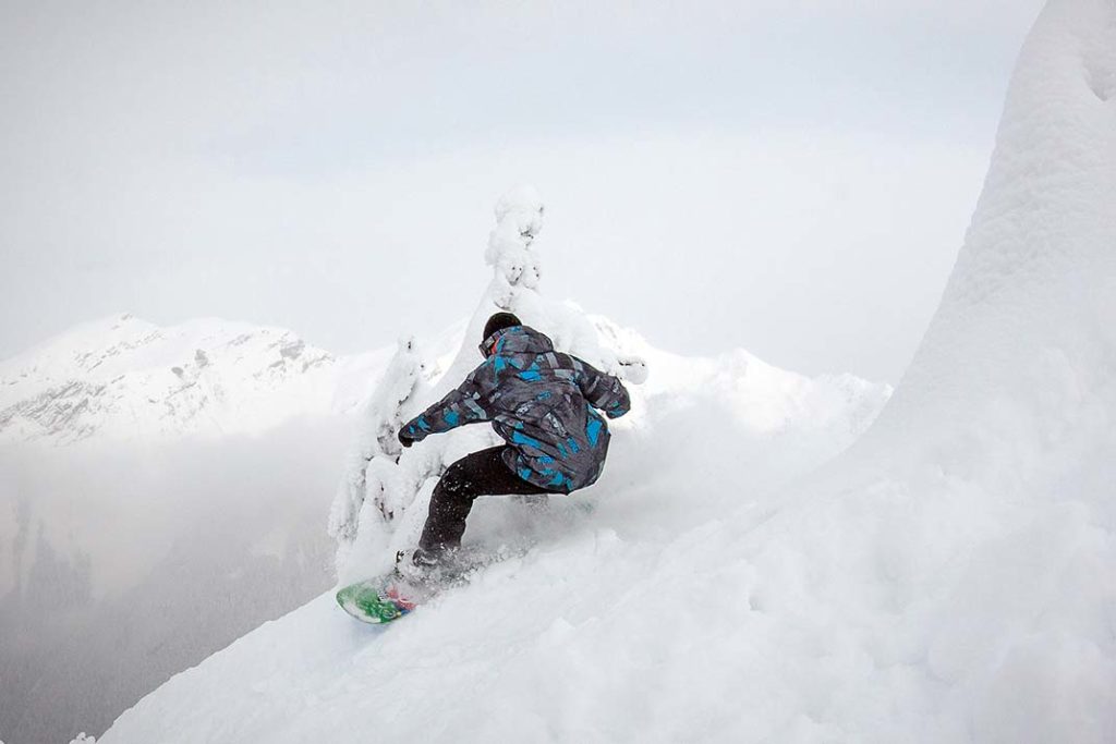 MINT Snowboarding Snowboard School Morzine • Ultimate France