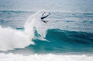 Gabriel-Medina-flying-high-Quiksilver-Pro-France