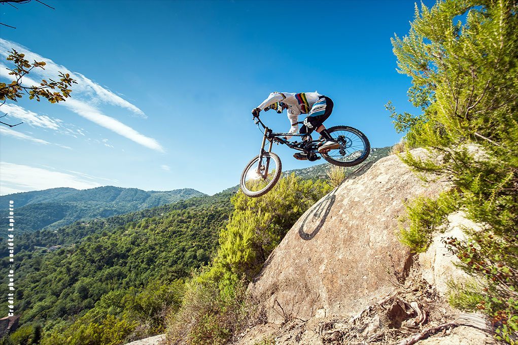 A guide to the best mountain biking in the Portes du Soleil including Morzi...