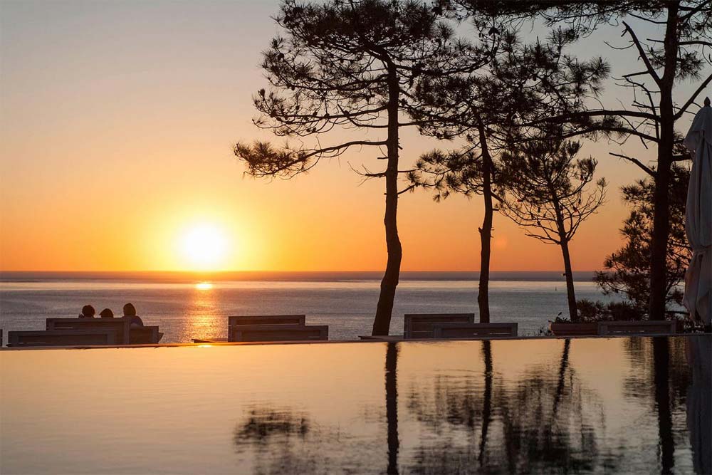 Enjoying a drink at sunset at La Co(o)rniche in Pyla sur Mer in Arcachon