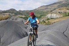 Mountain biking in the Terres Noires near Digne-les-Bains