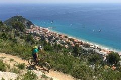 Mountain biking on Le Manie plateau in Finale Ligure