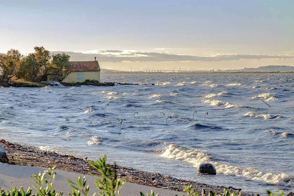 Kitesurfing At Le Jai L Etang De Berre Ultimate France