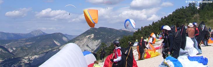 Paragliding in Saint-André-les-Alpes - banner