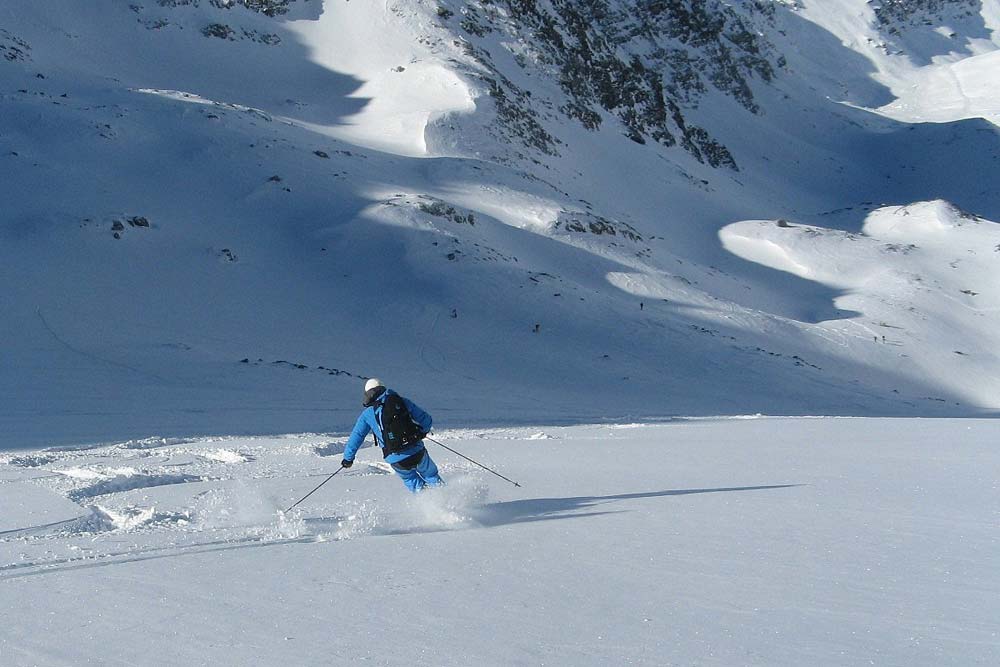 pic off-piste skiing on Combe du Borgne from Mont Vallon