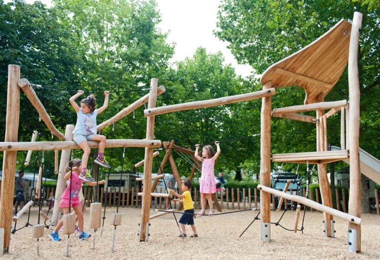 camping-huttopia-bourg-saint-maurice-childrens-playground