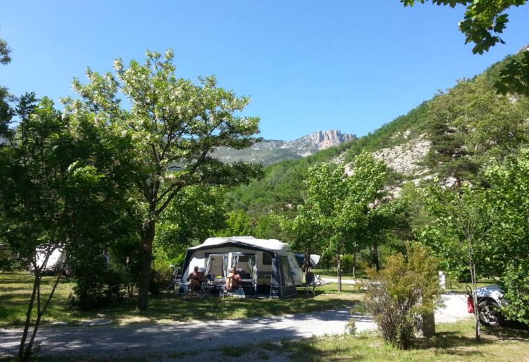 camping-huttopia-gorges-du-verdon-caravan