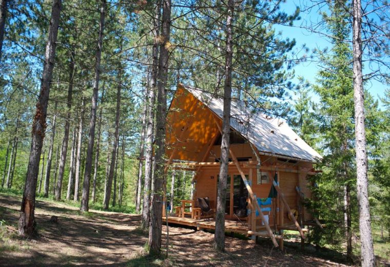 camping-huttopia-lanmary-chalet