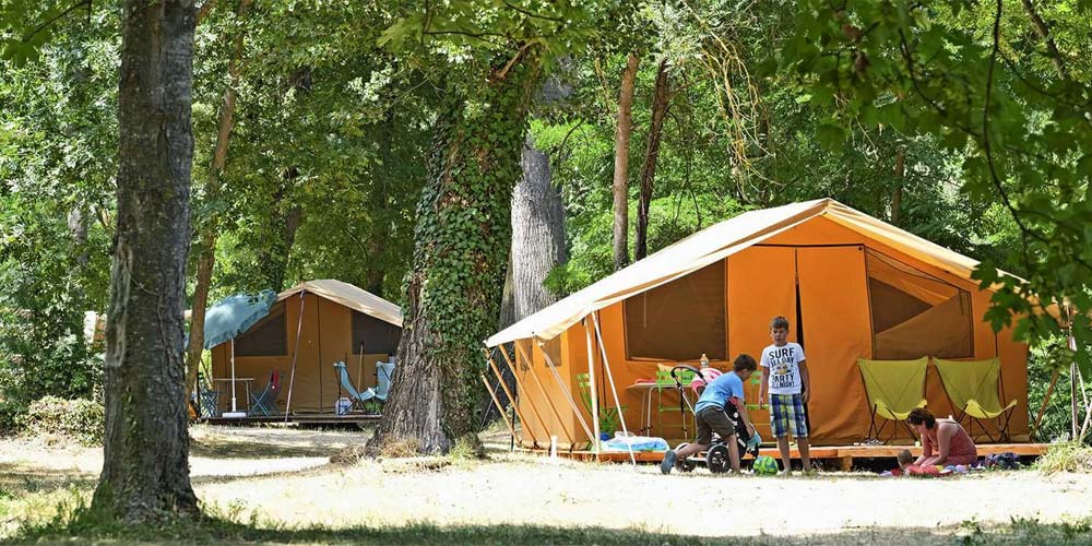 Tent and mobile home accommodation at Huttopia Millau