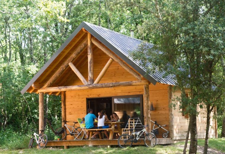 camping-huttopia-sud-ardeche-wooden-chalet