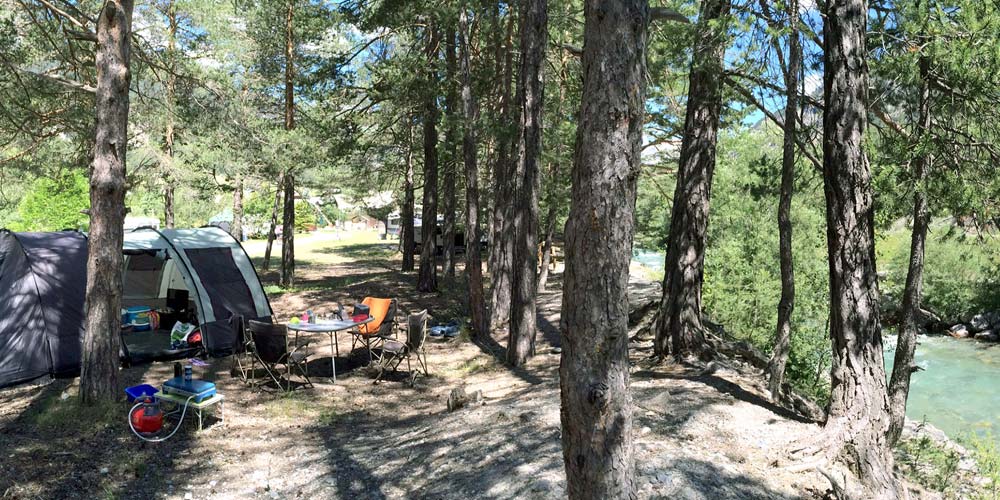 Riverside camping in the Hautes Alpes