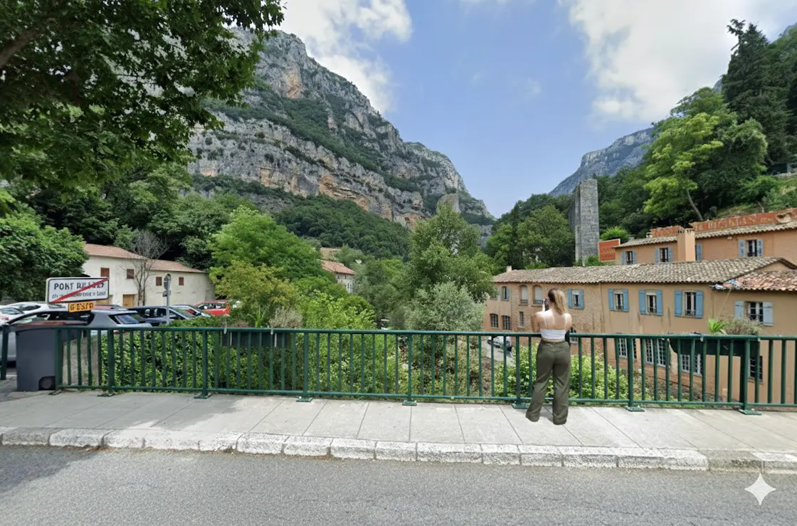 Car park at the Pont du Loup trailhead