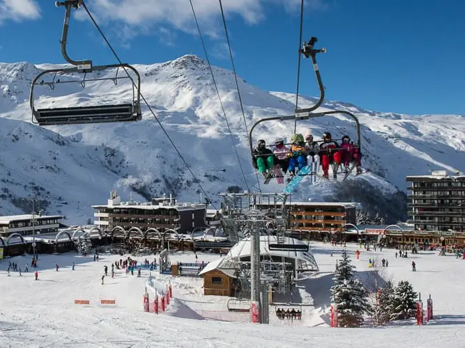 Skiing in Les Menuires in Les 3 Vallées