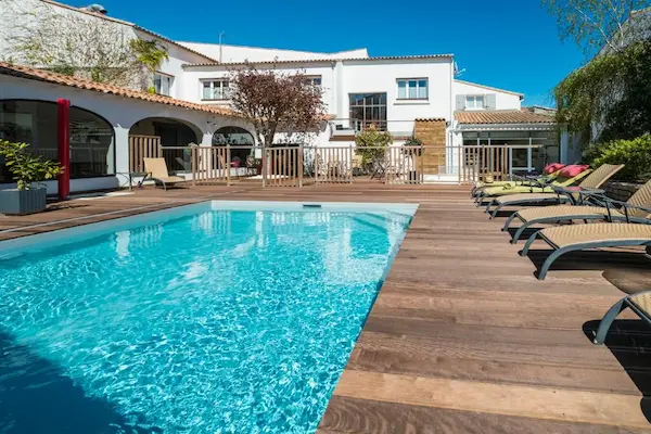 Hotel de la Marée The swimming pool at the Hotel de la Marée, Rivedoux Plage on Ile de Ré