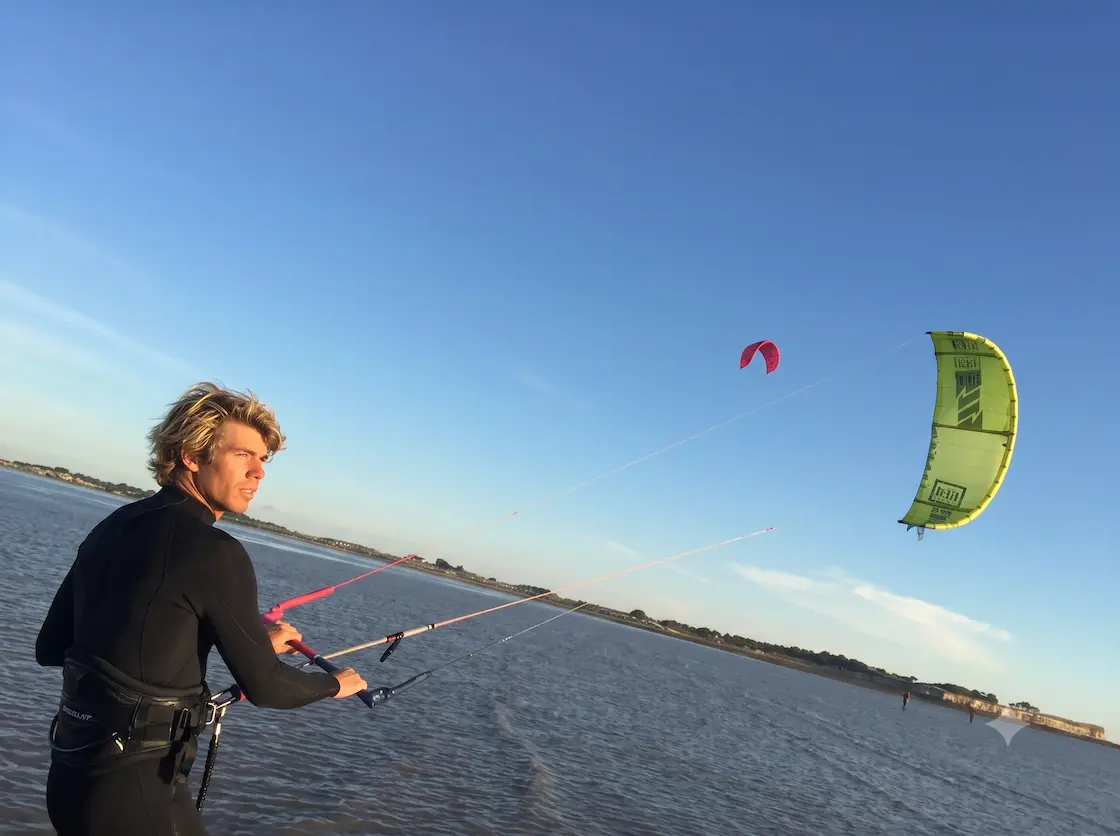 Kitesurfing lessons in La Rochelle Learning to kitesurf in La Rochelle